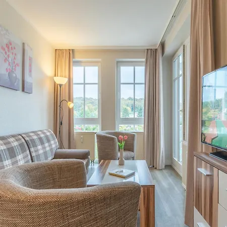 Modern Near Marina *